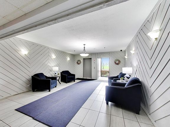 3rd image of 1400 N Elmhurst Rd APT 319