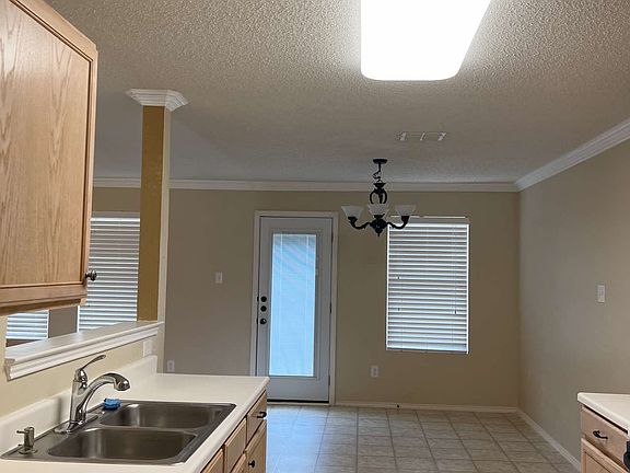 5th image of 1410 Quail Meadow Dr