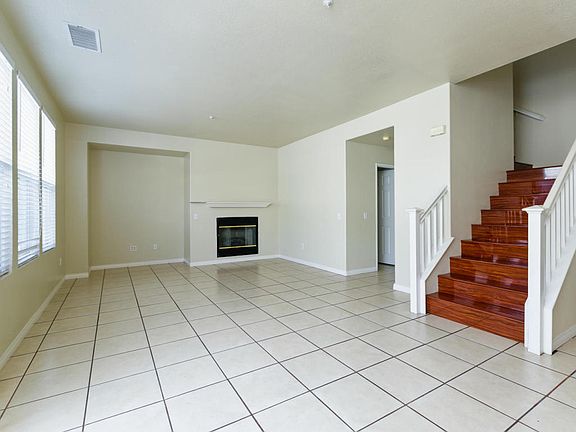 4th image of 1035 Vaquero Dr