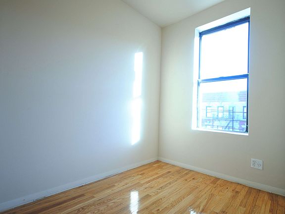 4th image of 565 W 173rd St #61