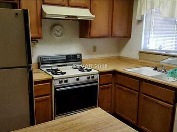 3rd image of 6704 Bremerton Cir