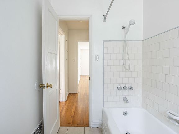 5th image of 346 N Maple Dr #1
