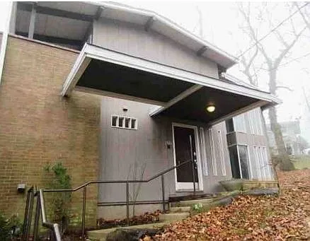 205 Lexow Ave photo 1
