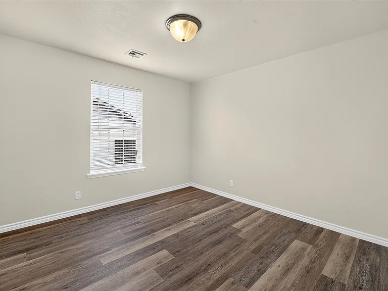 415 E 149th St S — Photo 15