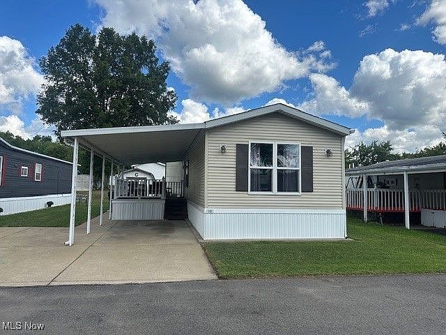 1st image of 18 Oakwood Dr #17