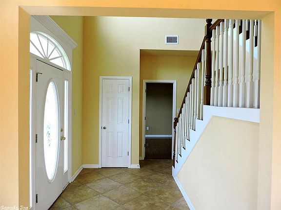 5th image of 119 Canterbury Ln