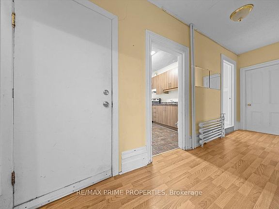 2nd image of 155 Stewart St #2