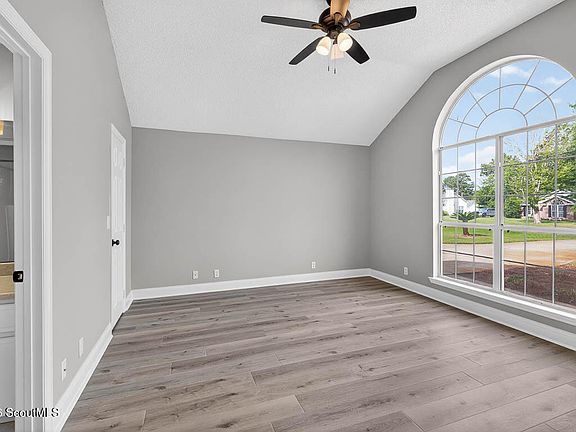 4th image of 106 Timber Ridge Dr