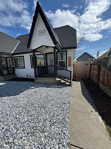 665 E Kern Ave #2 Photo 1