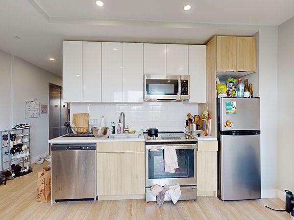 4th image of 30-38 31st St #6B