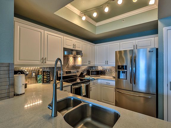 5th image of 2 Oceans West Blvd APT 1008