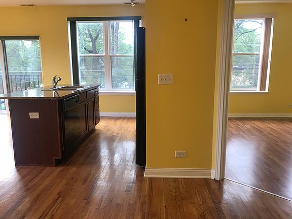 5th image of 7554 N California Ave Unit 205