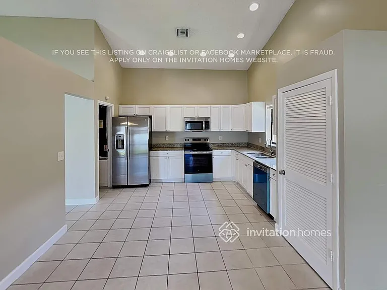 8315 NW 80th St — Photo 6