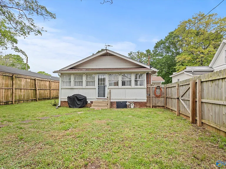 603 Prospect Dr SE — Photo 31
