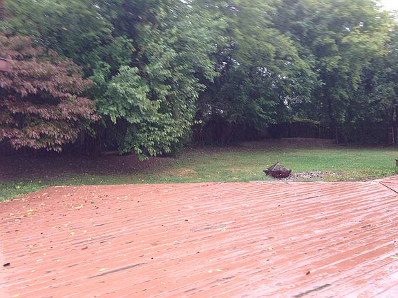 3rd image of 853 Brown Ct