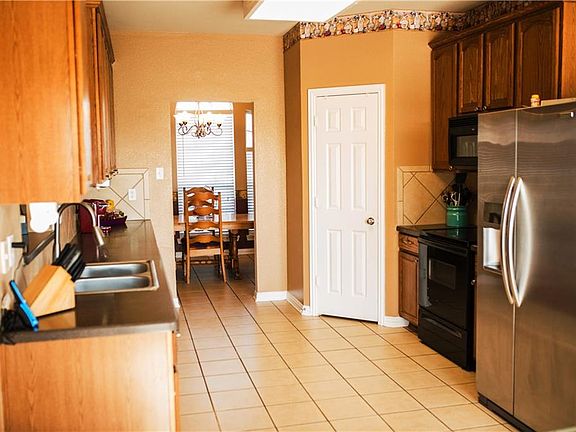 3rd image of 184 Country Manor Ln