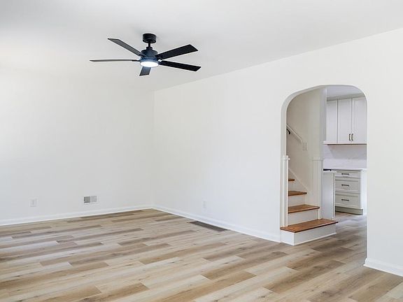 3rd image of 1545 Fairfax Dr