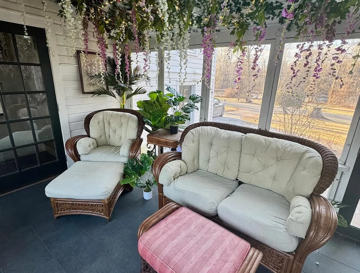 4 bed, 3.0 bath, 2497 sqft, $9,696 — Photo 3