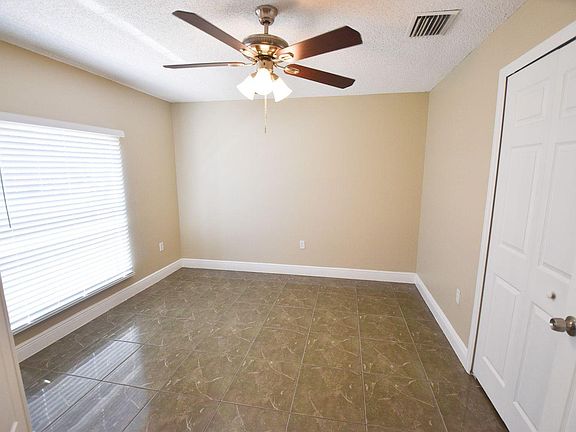 5th image of 6606 Heraldo Ct
