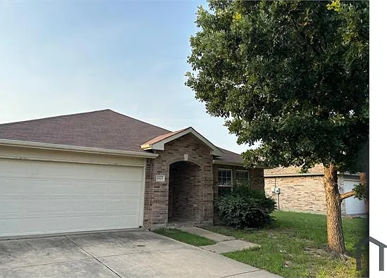4613 Mountain Oak St — Photo 3