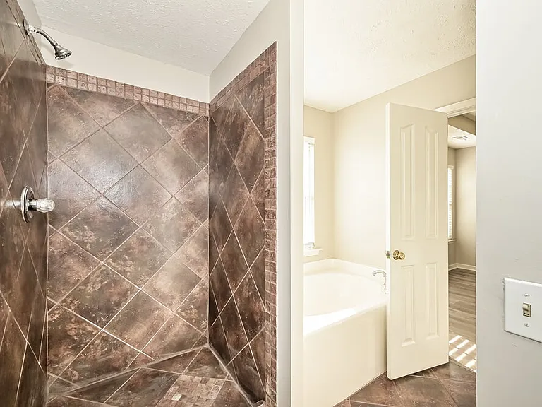 2625 Weatherford St — Photo 13