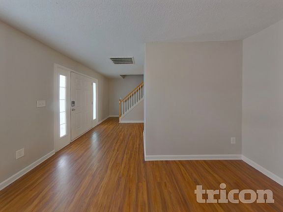 5th image of 6909 Goldenwillow Dr