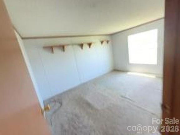 5th image of 887 Stephens Rd