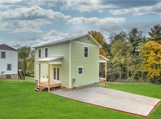 121 Mae Carver Dr, Asheville, NC 28806