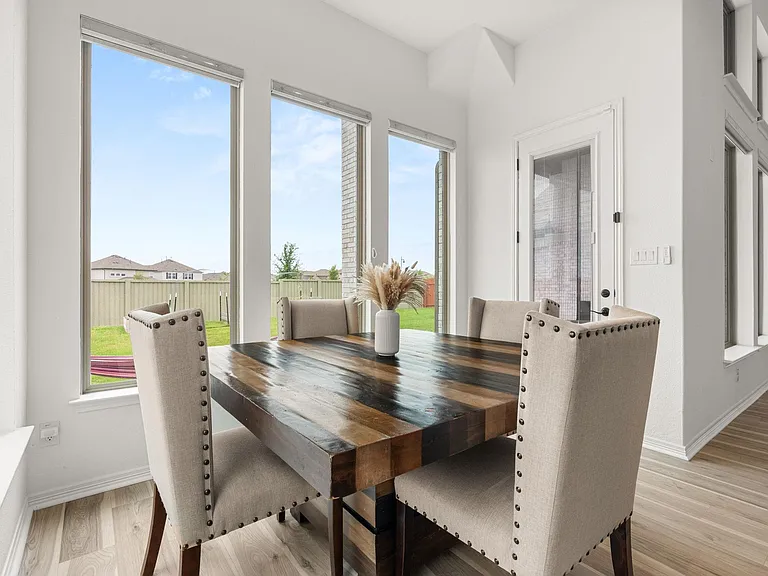 372 Hollister Dr — Photo 15