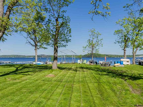 4th image of 90 Lakeshore Dr