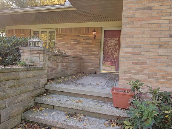 3rd image of 5404 Oakridge Dr