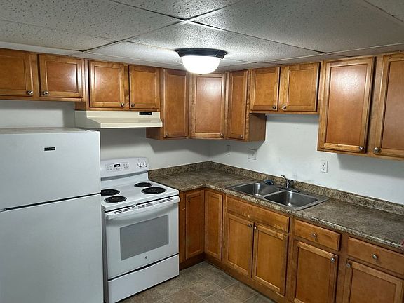 3rd image of 24 Silver St #G-10
