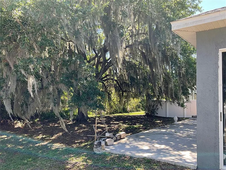 132 Golf Aire Blvd — Photo 28
