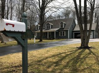 1922 Woods Edge Dr, Millport, NY