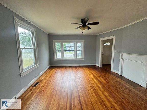 4th image of 813 Hughes St