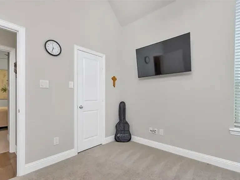 7013 Cross Point Ln — Photo 35
