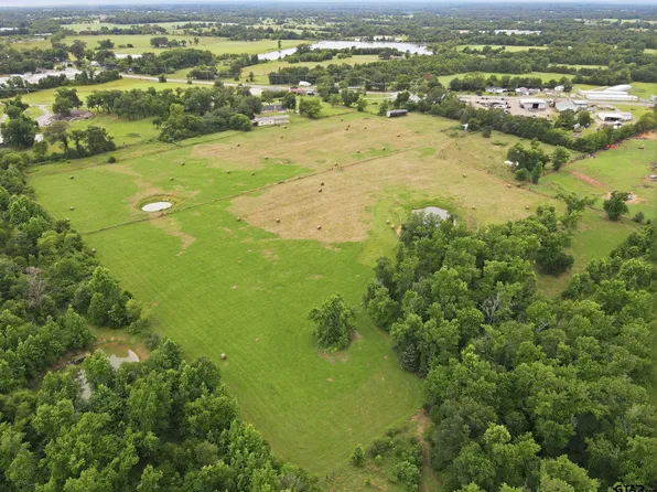 W Pine St, Winnsboro, TX 75494