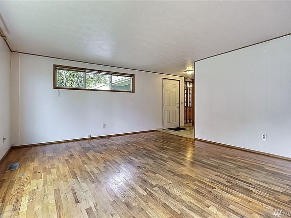 3rd image of 1809 Dogwood St SE