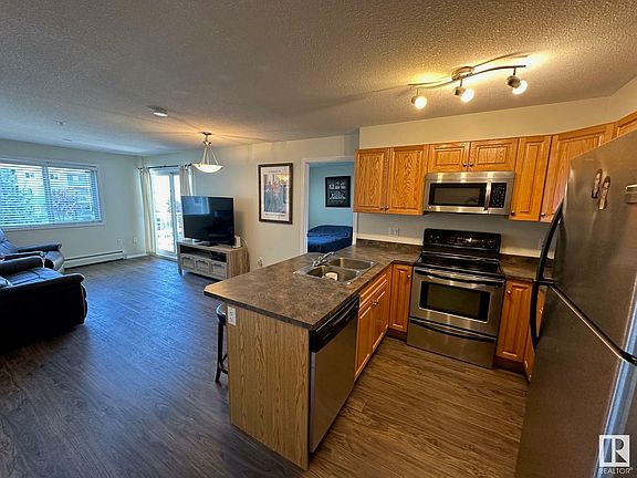 3rd image of 4309 33rd St #326