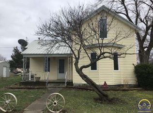 525 W 4th St, Lane, KS 66042