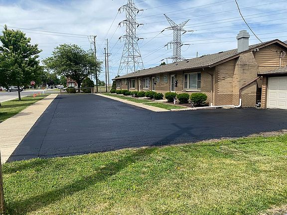 5th image of 7901 Newland Ave