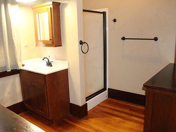 5th image of 317 S Main St APT 1
