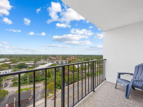 2nd image of 1800 N Andrews Avenue #12k