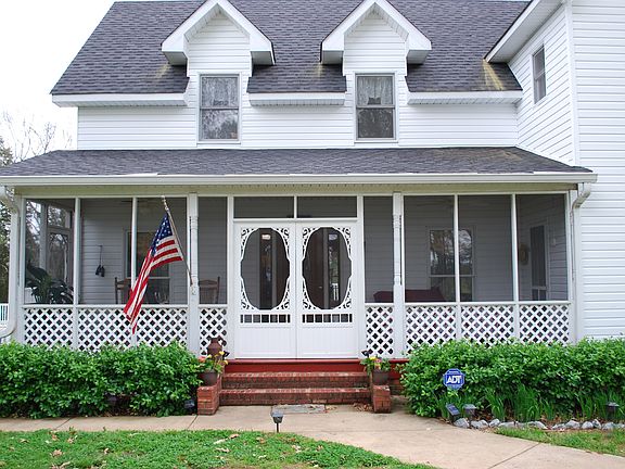 2nd image of 1017 Lee St