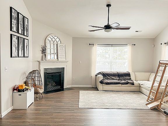 4th image of 213 Collingwood Ln