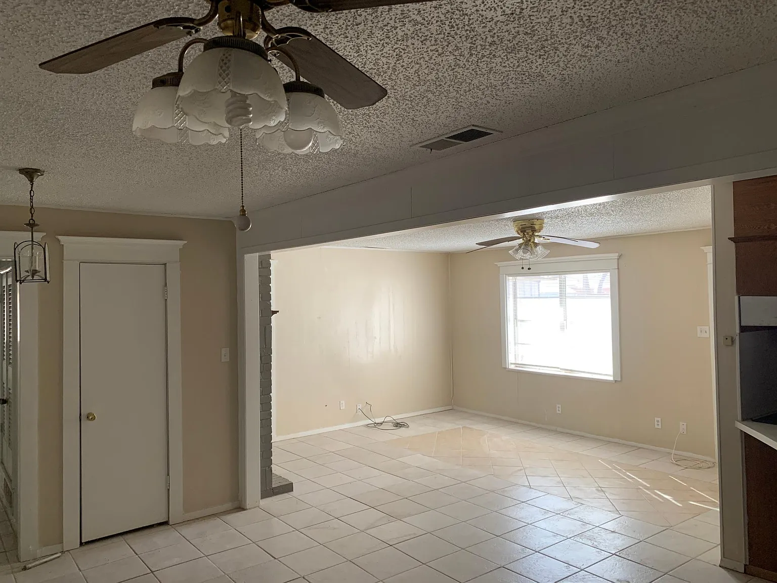 3 bed, 2076 sqft, $1,785 — Photo 2