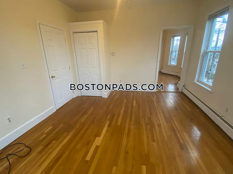 38 Bond St #3 — Photo 16