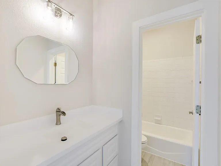 207 Tellus St — Photo 18