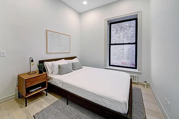 Rented by Bond New York | media 6