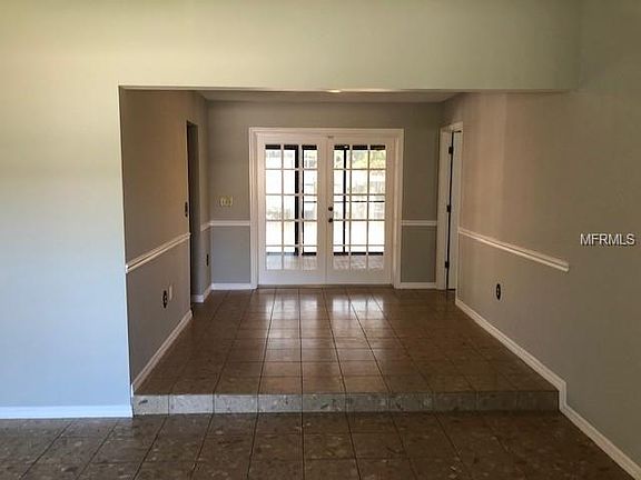 4th image of 910 21st Ave W